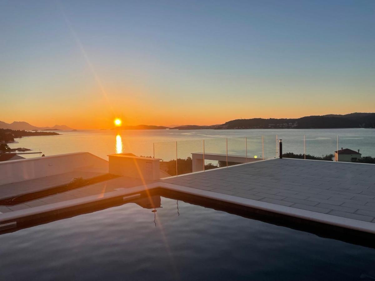 Villa Bofor クチフェ エクステリア 写真